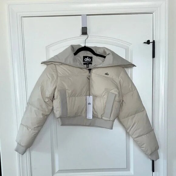 Alo Yoga Women's Captivate Puffer Jacket - Picture 2 of 3